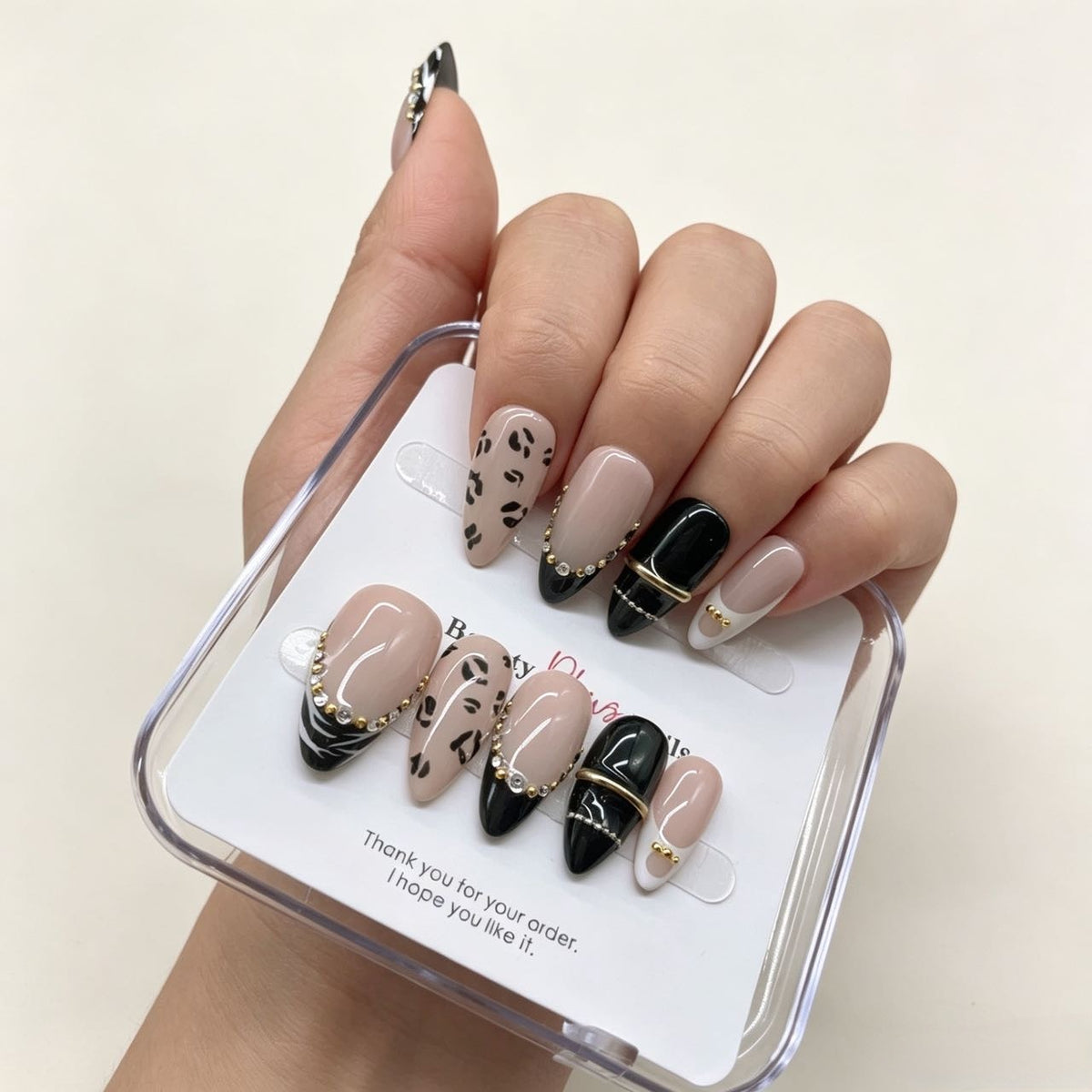 Almond Shape Nails No.182