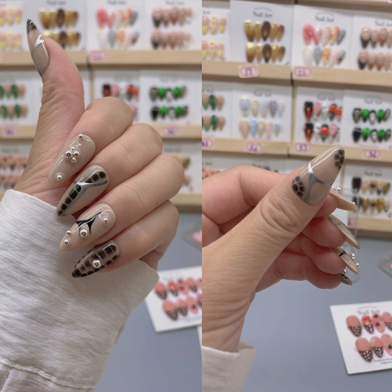 Almond Shape Nails No.104