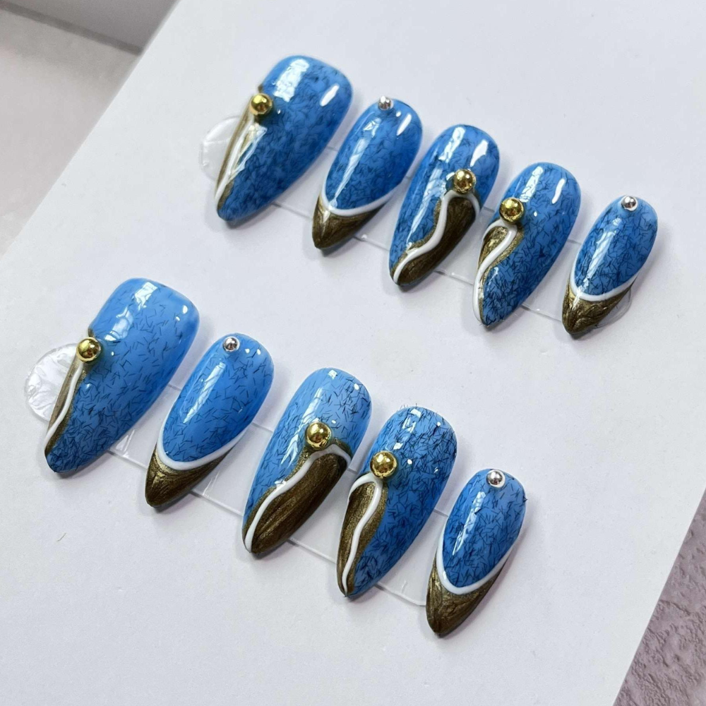 Almond style press on nails 08