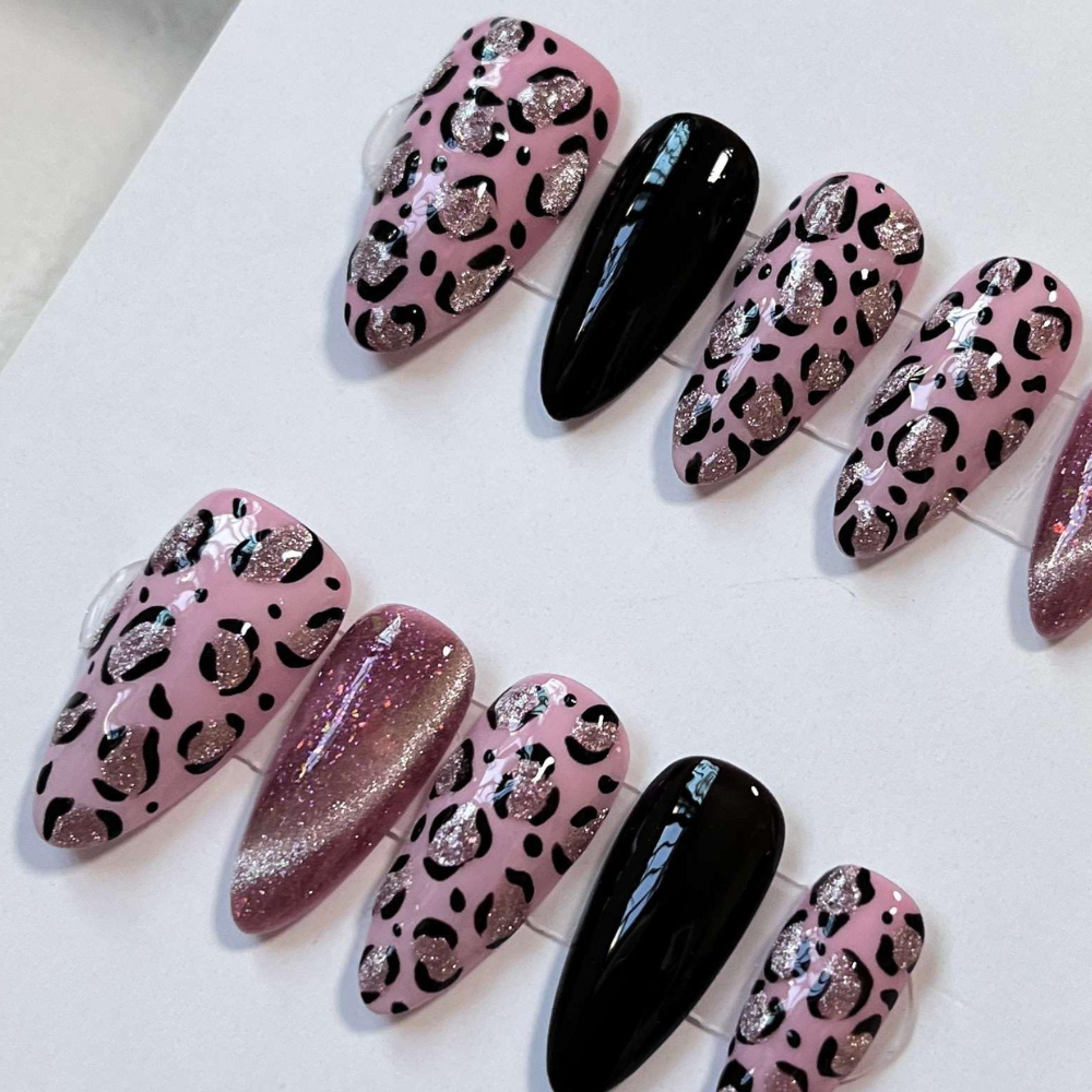 Almond style press on nails 04