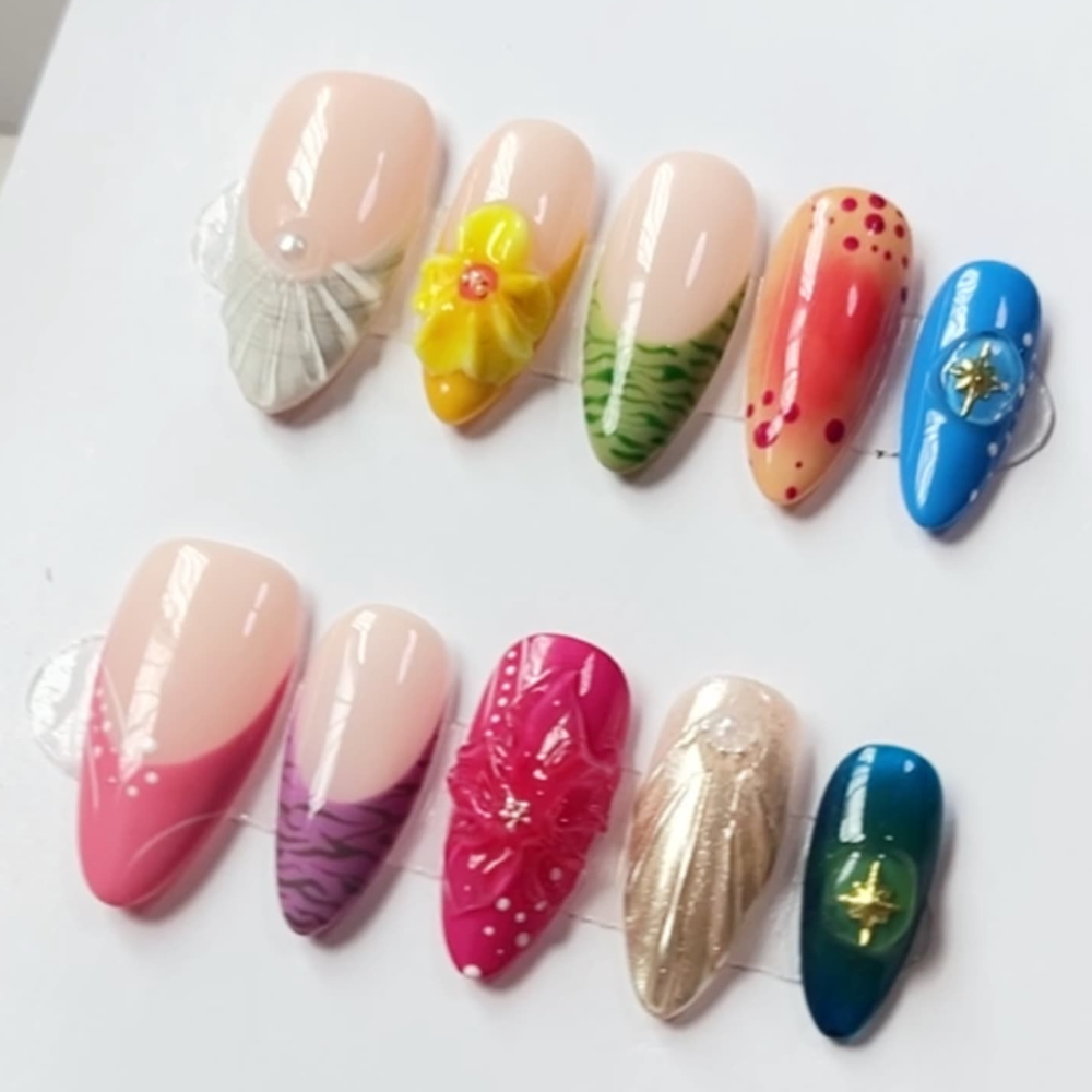 Almond 3d style nails 39