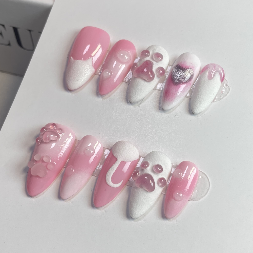 Almond 3d style nails 39