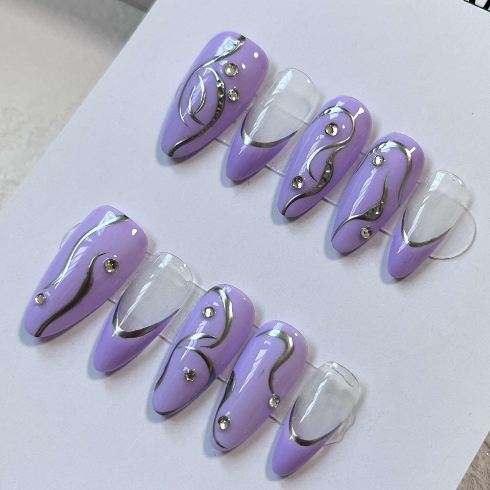 Almond style press on nails 21