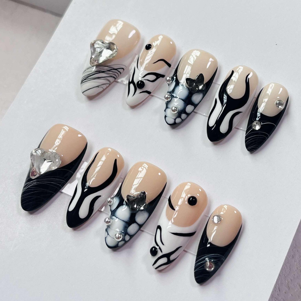 Almond style press on nails 02