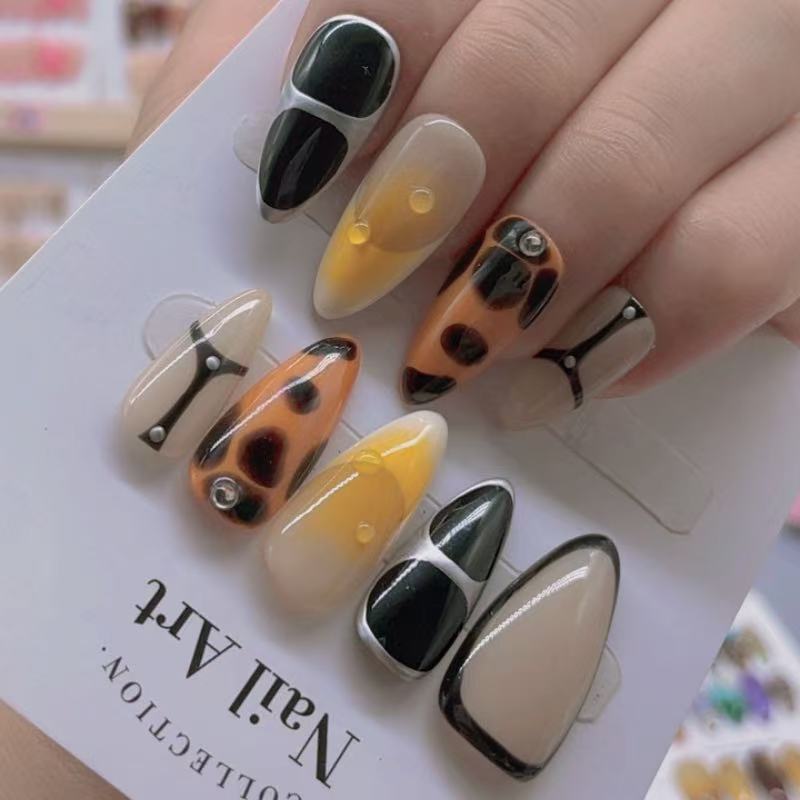 Almond Shape Nails No.127