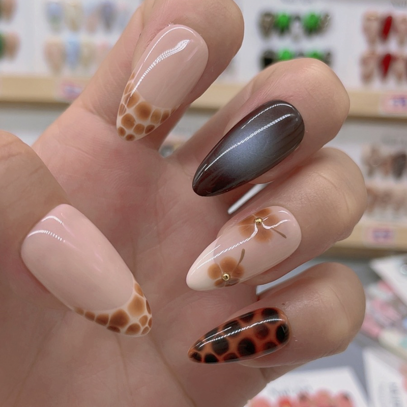 Almond Shape Nails No.105