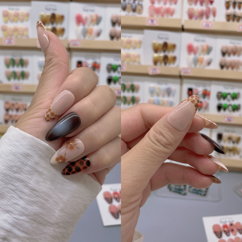 Almond Shape Nails No.105