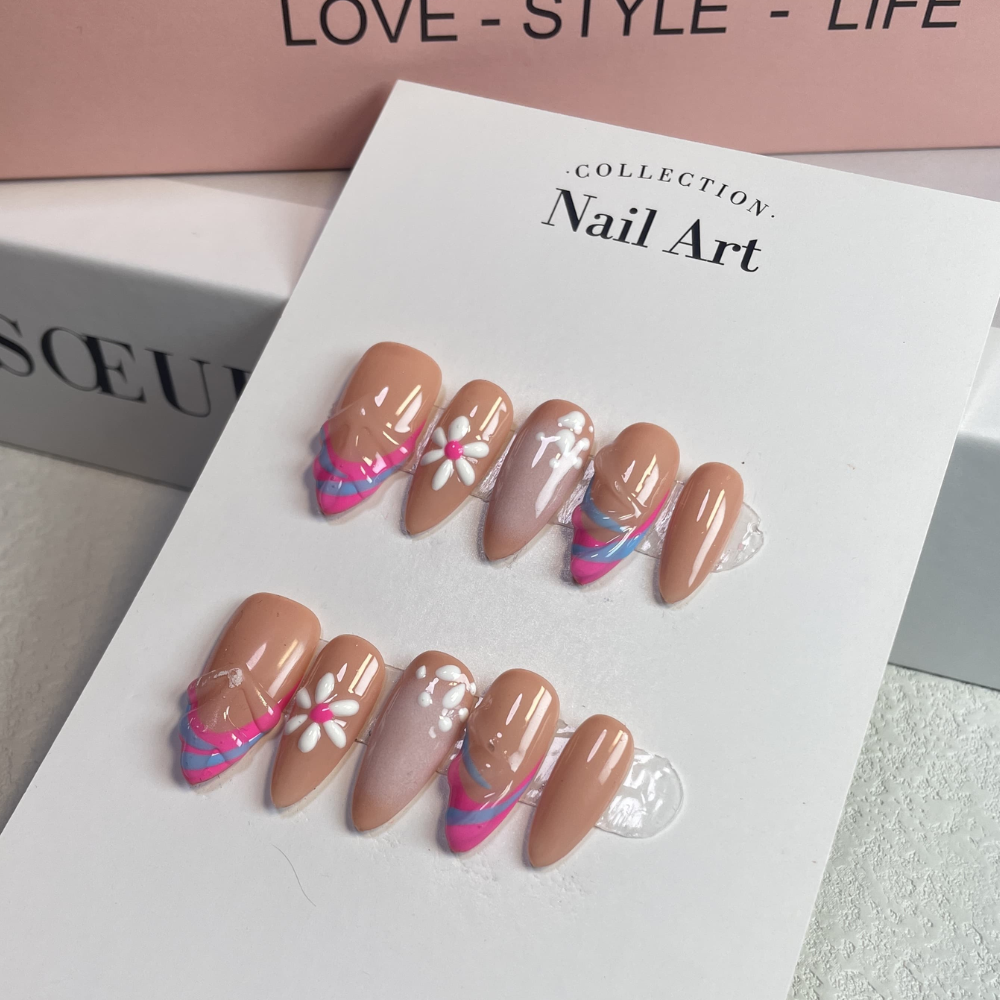 Almond 3d style nails 43