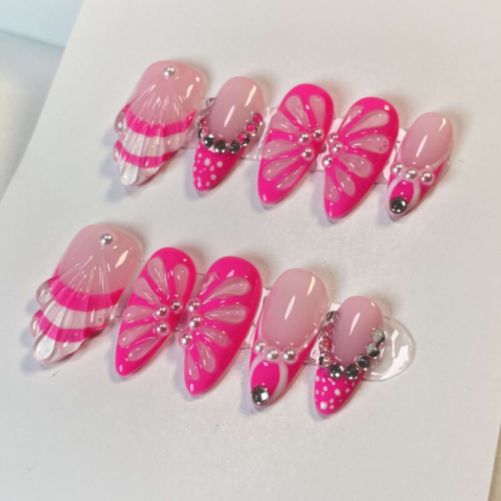 Almond 3d style nails 49