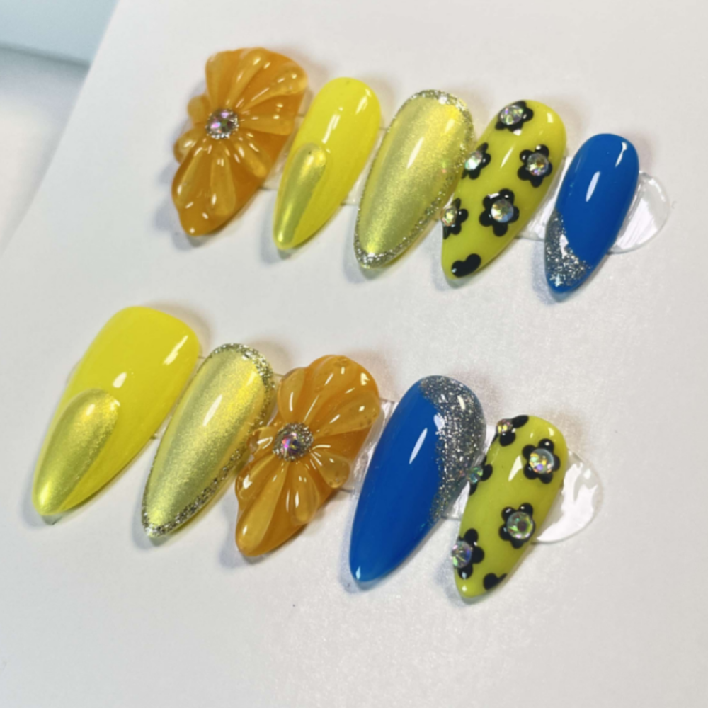 Almond 3d style nails 53